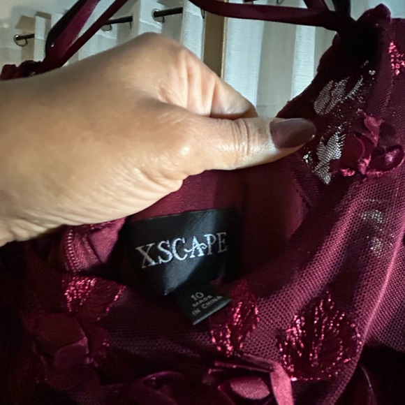 NWOT Xscape Burgundy Floral Long Sleeve Gown - Picture 7 of 7